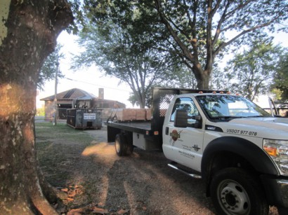 Longleaf Lumber Delivers Donated Rafters to Magazine Beach Powder House