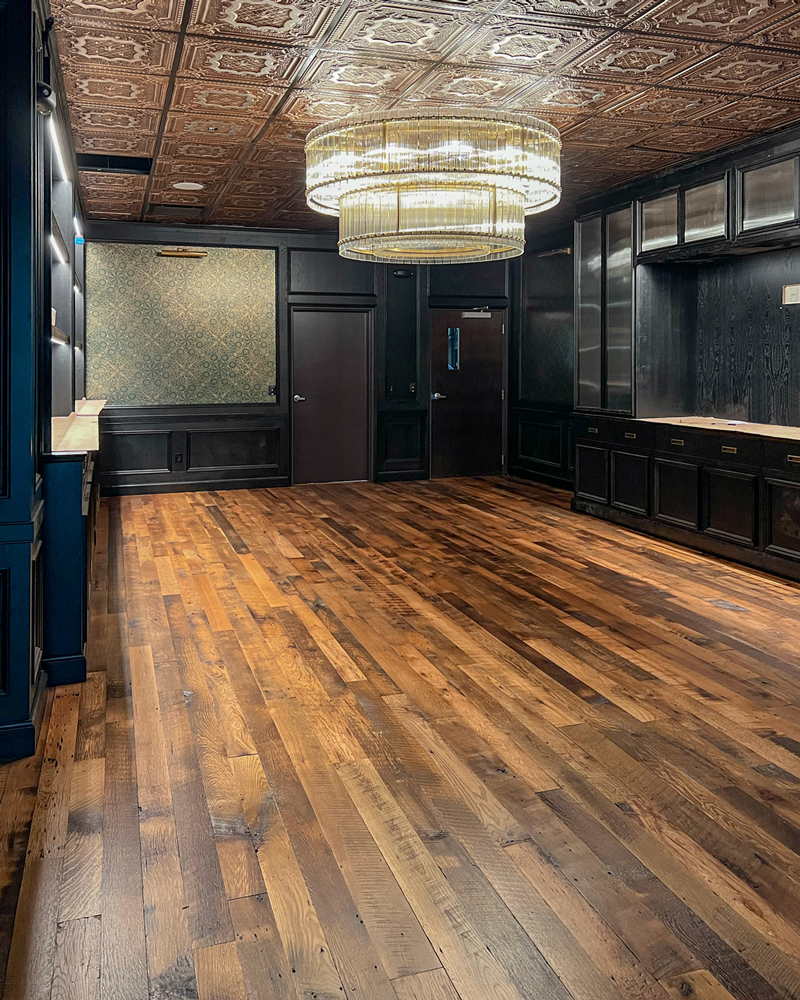 Skip-Planed Oak Lounge Flooring