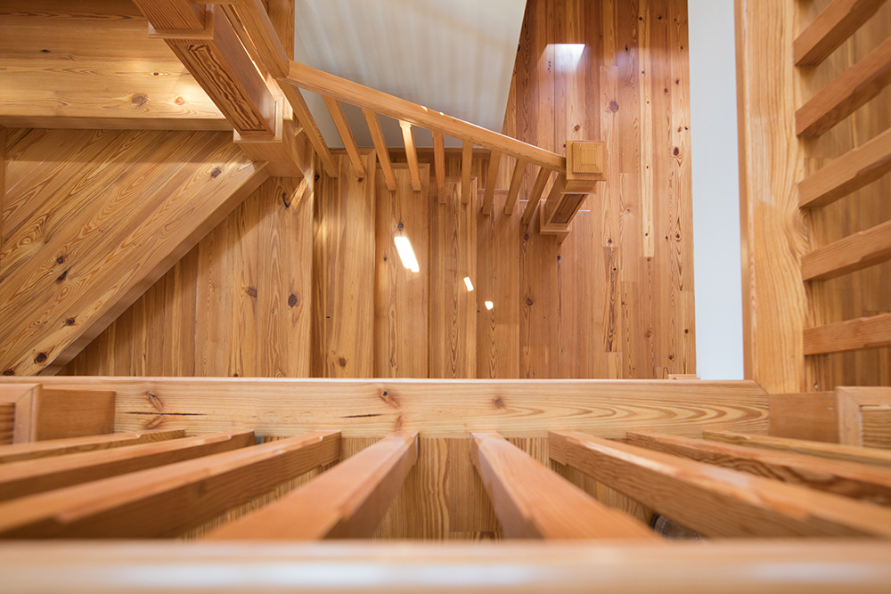 Select #2 Flatsawn Reclaimed Heart Pine Stairtreads