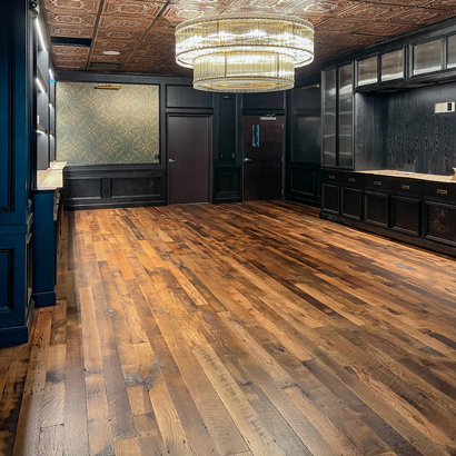 Skip-Planed Oak Lounge Flooring